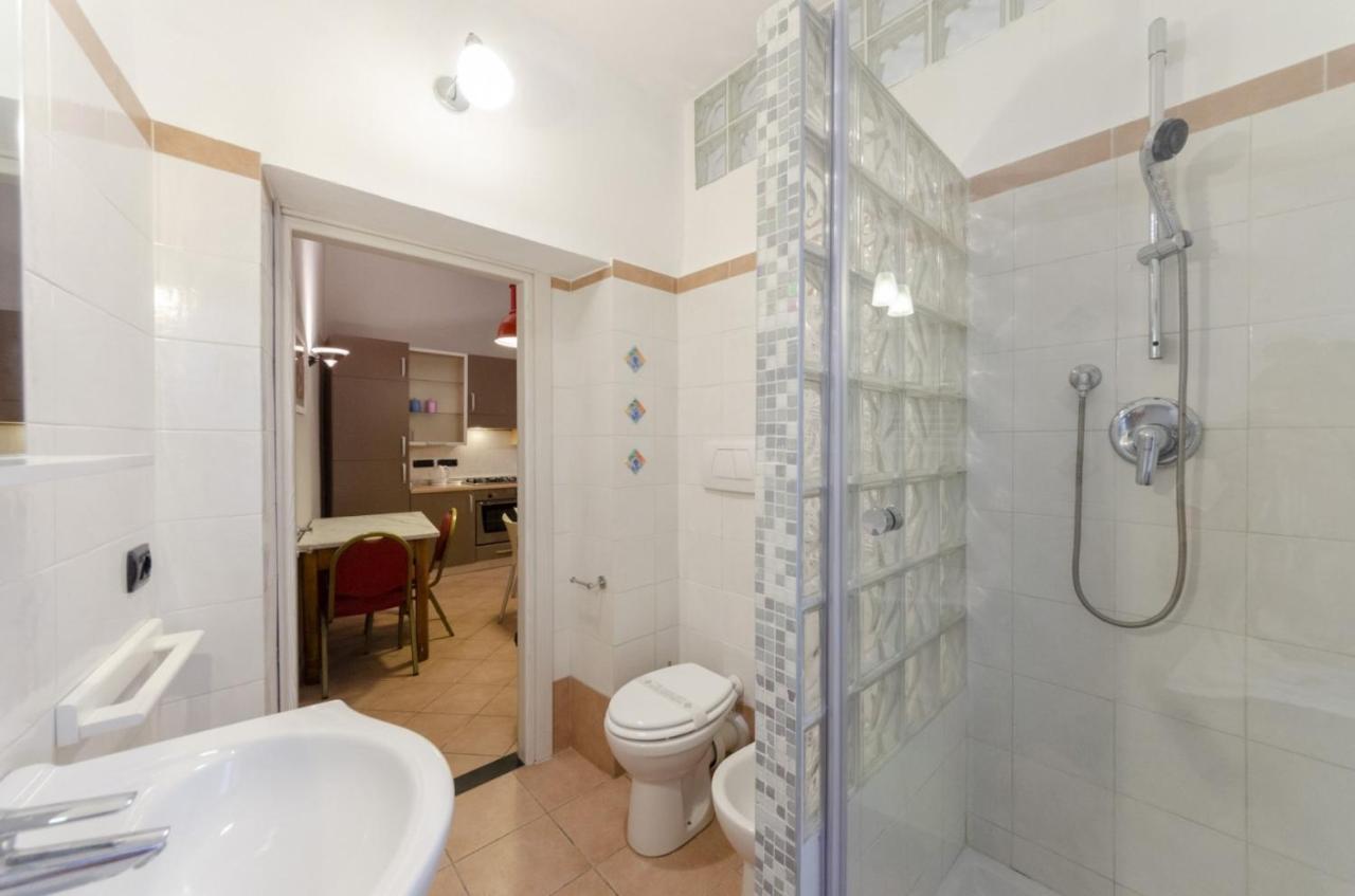 ジェノヴァJoivy Warm Family Flat For 9, Near Porto Anticoアパートメント エクステリア 写真
