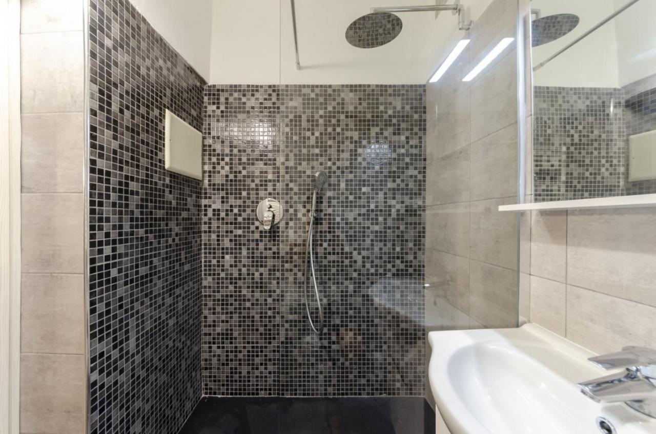 ジェノヴァJoivy Warm Family Flat For 9, Near Porto Anticoアパートメント エクステリア 写真